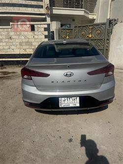 هیوندای ئەلەنترا